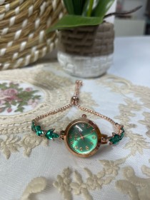 ساعة اوراق الشجر