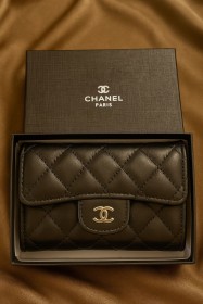محفظة من شانلCHANEL