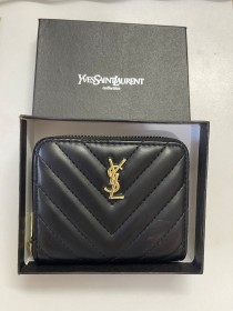 محفظة ysl صغيرة