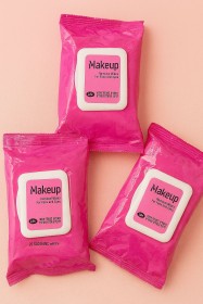 Makeup Remooval wipes محارم مبللة لازالة المكياج